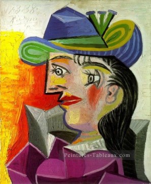 Femme avec un chapeau bleu 1939 cubiste Pablo Picasso Peinture à l'huile
